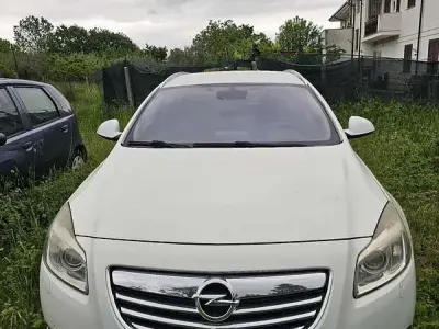 Usata Opel Insignia 160 CV (117 kW) 2011 Bianco Station wagon