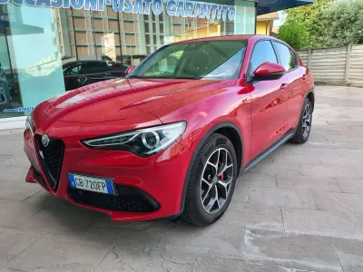 Usata Alfa Romeo Stelvio Sprint 190 CV (139 kW) 2020 Rosso metallizzato SUV