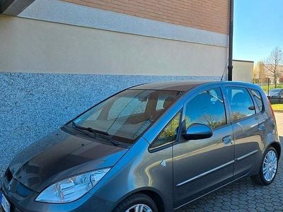 Usata Mitsubishi Colt 95 CV (69 kW) 2006 Grigio Berlina