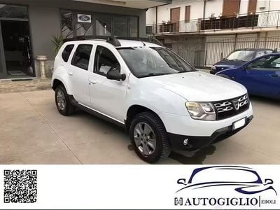 Usata Dacia Duster Lauréate 110 CV (80 kW) 2016 Bianco SUV