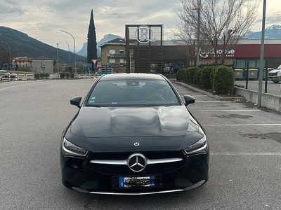 Usata Mercedes CLA200 150 CV (110 kW) 2020 Nero Station wagon