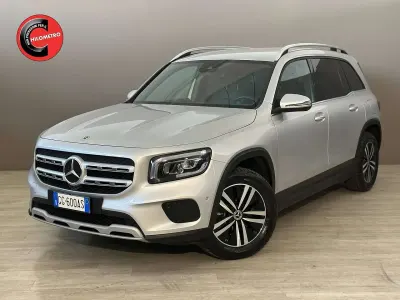 Usata Mercedes GLB180 Business 116 CV (85 kW) 2021 Argento SUV