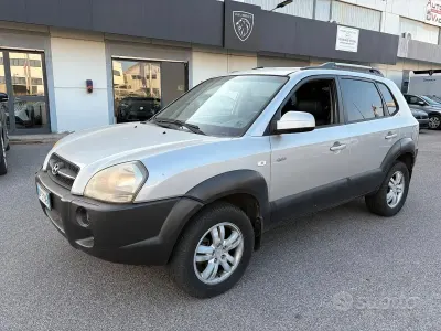 Usata Hyundai Tucson Active 141 CV (103 kW) 2008 Grigio SUV