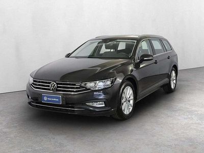 Manganese grey metallizzato Usata 2023 VW Passat Business Station wagon | 29.900 € (Buon prezzo)