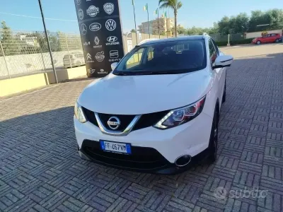 Usata Nissan Qashqai N-Connecta 110 CV (80 kW) 2016 Bianco SUV