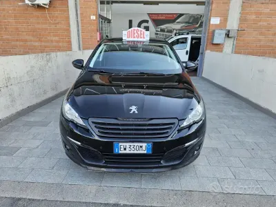 Usata Peugeot 308 Access 92 CV (67 kW) 2014 Nero Berlina