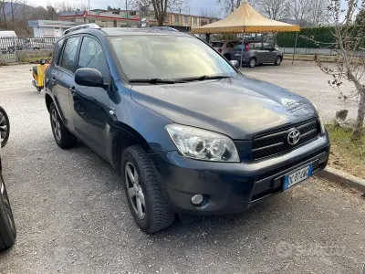 Usata Toyota RAV4 136 CV (100 kW) 2006 Nero SUV