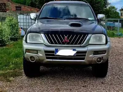 Usata Mitsubishi L200