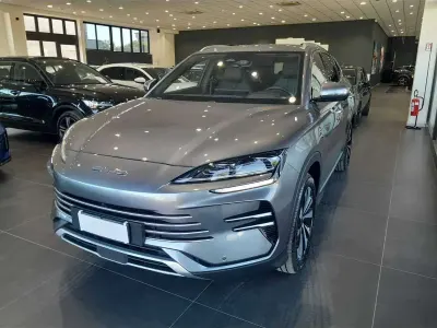 Usata BYD Seal U Boost 218 CV (160 kW) 2025 Grigio SUV