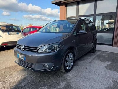 Käytetty VW Touran Comfortline 105 HP (77 kW) 2012 Harmaa Tila-auto