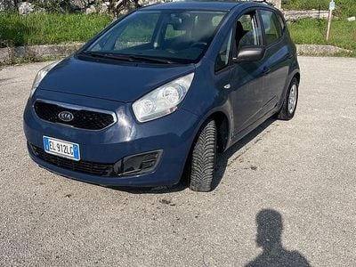 Usata Kia Venga 90 CV (66 kW) 2012 Blu Utilitaria