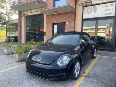 Usata VW Beetle 105 CV (77 kW) 2015 Nero Utilitaria