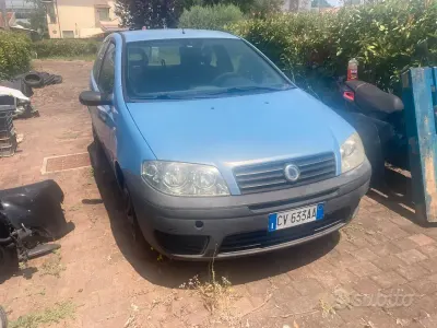 Usata Fiat Punto 60 CV (44 kW) 2006 Bluazzurro Utilitaria