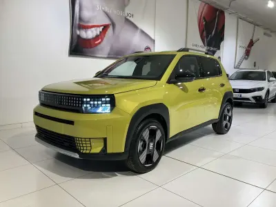 Nuova Fiat Grande Panda La Prima 110 CV (80 kW) 2026 Giallo Utilitaria