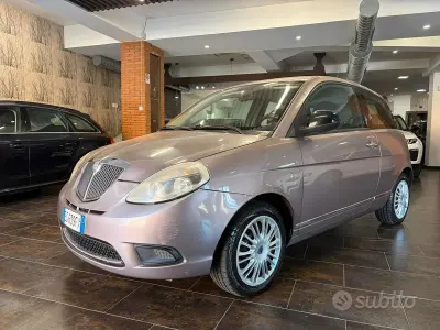 Usata Lancia Ypsilon Platinum 77 CV (56 kW) 2011 Marrone Utilitaria