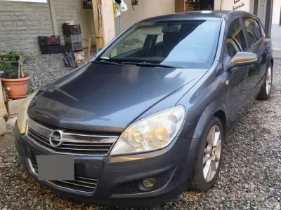 Usata Opel Astra 110 CV (80 kW) 2009 Grigio Berlina