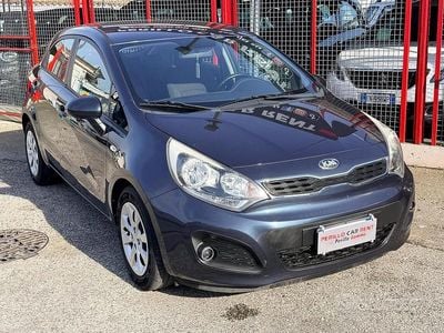 Grigio Usata 2014 Kia Rio Active Berlina | 5499 € (Buon prezzo)