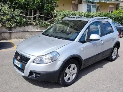 Usata Fiat Sedici 120 CV (88 kW) 2009 Grigio SUV