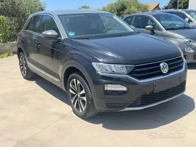 Usata VW T-Roc IQ Drive 116 CV (85 kW) 2019 Nero SUV