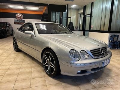 Usata Mercedes CL500 306 CV (225 kW) 2001 Grigio Coupé