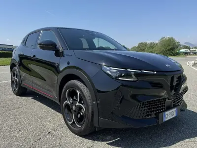 Usata Alfa Romeo Junior Edizione Speciale 136 CV (100 kW) 2025 Nero SUV