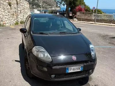 Usata Fiat Grande Punto 77 CV (56 kW) 2012 Utilitaria