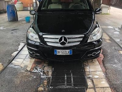 Usata Mercedes B200 140 CV (102 kW) 2008 Nero Monovolume