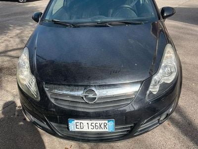 Usata Opel Corsa 85 CV (62 kW) 2010 Nero Utilitaria