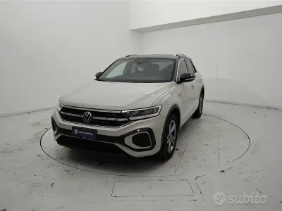Usata VW T-Roc R-line 116 CV (85 kW) 2023 Beige SUV