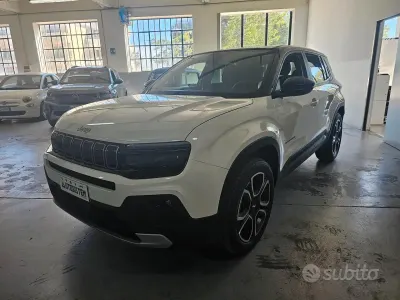 Usado Jeep Avenger Summit 101 CV (74 kW) 2025 Blanco SUV