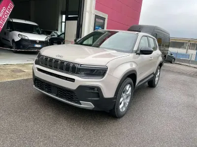Ny Jeep Avenger Altitude 101 HK (74 kW) 2026 Stone SUV