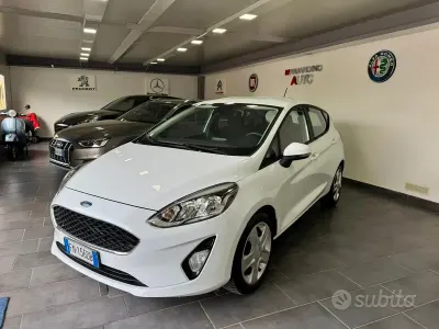 Usata Ford Fiesta 70 CV (51 kW) 2018 Bianco Utilitaria