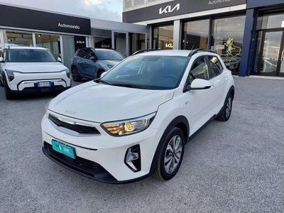 Usata Kia Stonic Style 84 CV (61 kW) 2022 Bianco SUV