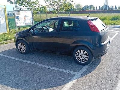Usata Fiat Grande Punto Active 65 CV (47 kW) 2007 Nero Utilitaria
