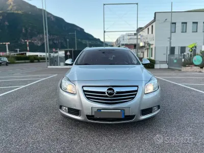 Usata Opel Insignia Cosmo 160 CV (117 kW) 2012 Grigio Station wagon