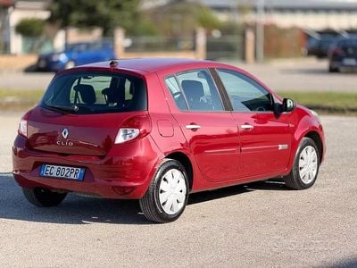 Usata Renault Clio II 86 CV (63 kW) 2010 Rosso Berlina