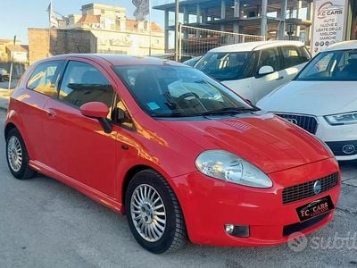 Usata Fiat Grande Punto Sport 90 CV (66 kW) 2008 Rosso Utilitaria