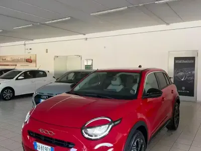 Usata Fiat 600 La Prima 145 CV (106 kW) 2025 Rosso SUV