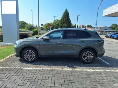Usata VW Tiguan Edition 150 CV (110 kW) 2025 Verde SUV