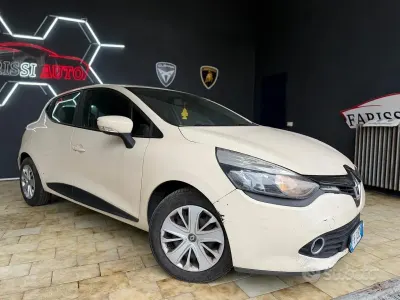 Usado Renault Clio IV 75 CV (55 kW) 2015 Beige Berlina