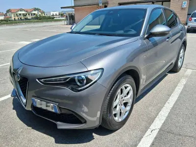 Usata Alfa Romeo Stelvio Business 190 CV (139 kW) 2021 Argento SUV