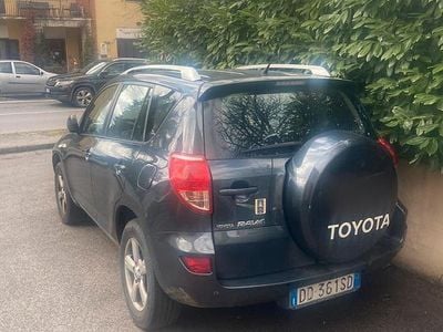 Usata Toyota RAV4 136 CV (100 kW) 2006 Grigio SUV