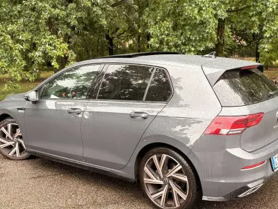 Usata VW Golf VIII R-line 150 CV (110 kW) 2024 Grigio Berlina