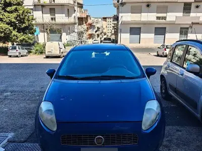 Usata Fiat Grande Punto 75 CV (55 kW) 2009 Blu Utilitaria