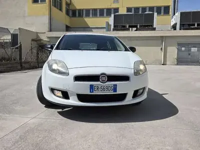 Usata Fiat Bravo Easy 120 CV (88 kW) 2013 Utilitaria