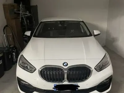 Usata BMW 118 Sport Line 136 CV (100 kW) 2020 Bianco Utilitaria