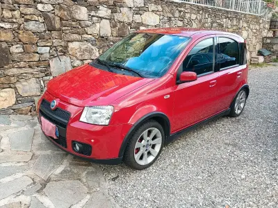 Usata Fiat Panda 101 CV (74 kW) 2007 Rosso Utilitaria