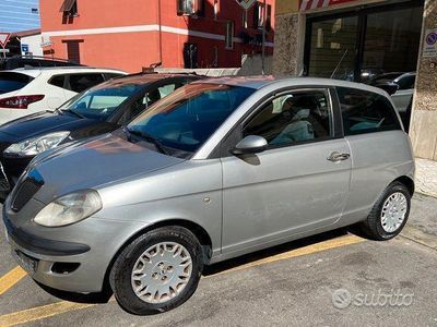 usata Lancia Ypsilon 1.3 mjet ok neopatentati