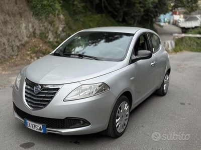 Begagnad Lancia Ypsilon 69 HK (50 kW) 2014 Grå Halvkombi