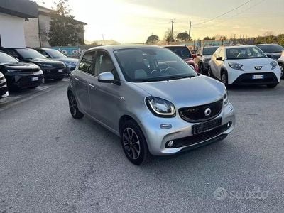 Begagnad Smart ForFour Passion 71 HK (52 kW) 2015 Gul Halvkombi